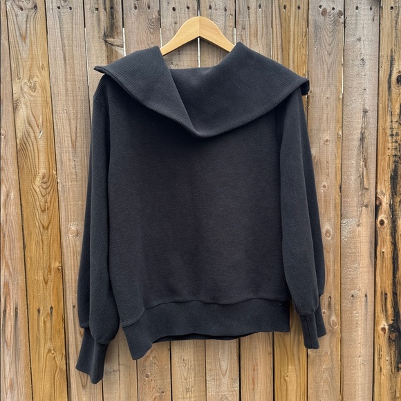 Varley Charcoal Zip-Up pullover - Picture 6 of 6